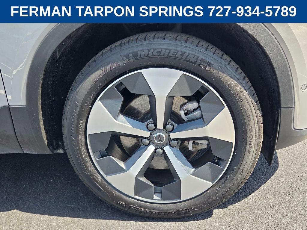 Certified 2025 Volvo XC40 B5 Plus image 11