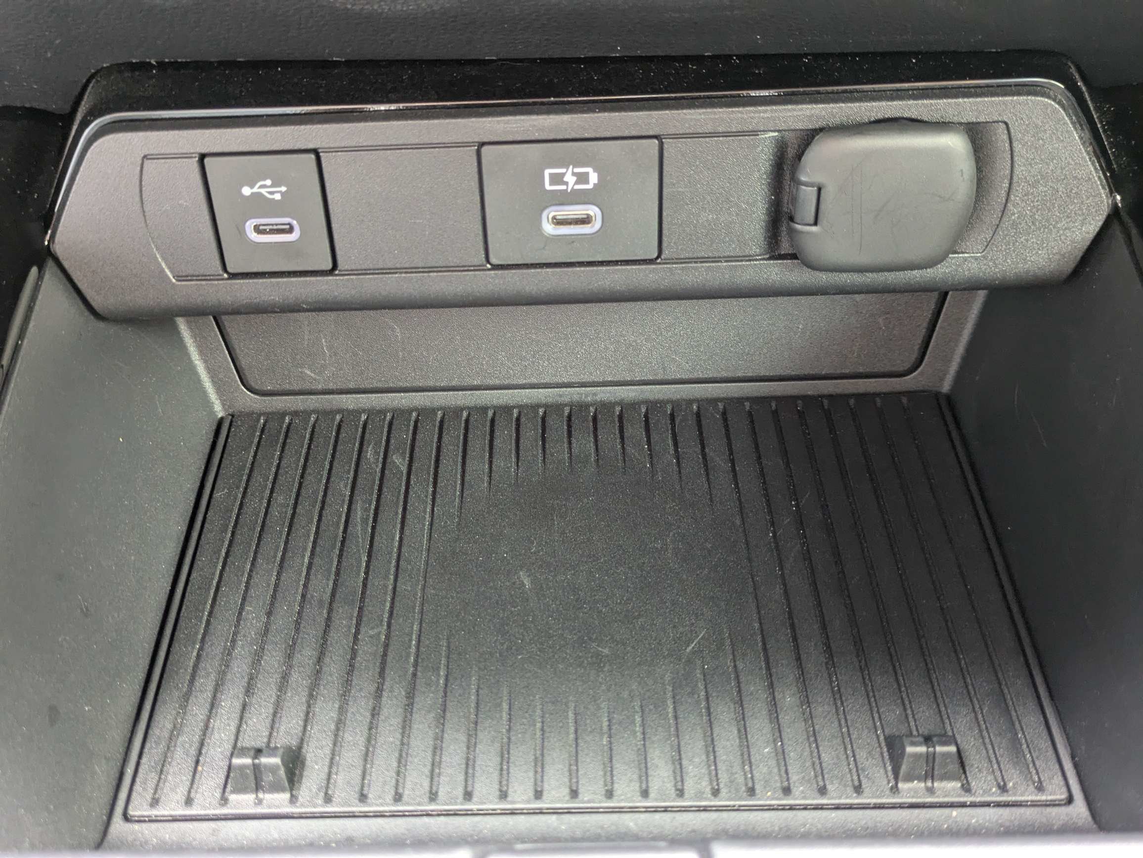 Used 2024 Toyota Prius Prime FWD image 25