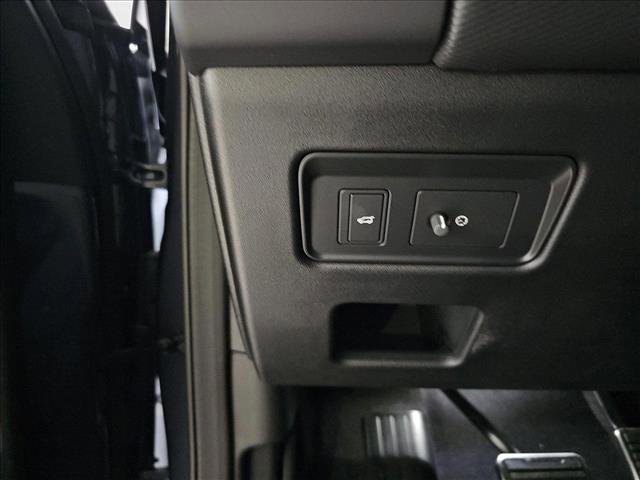 New 2025 Land Rover Discovery Dynamic SE AWD/4WD image 27