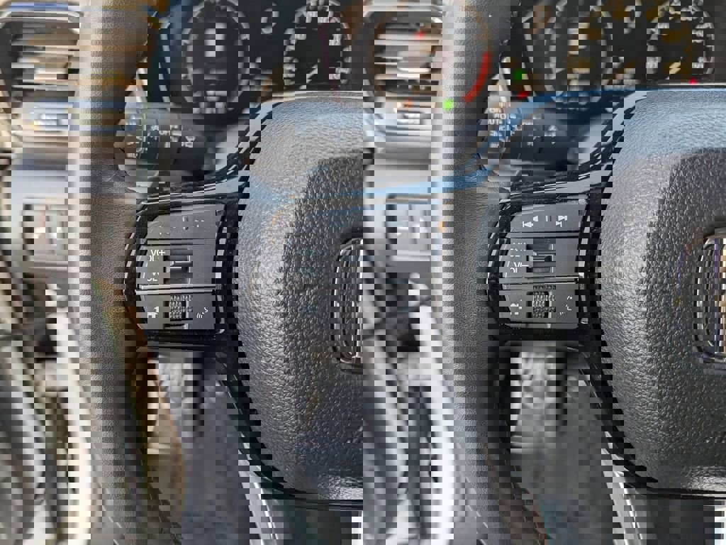 Used 2025 Honda Pilot Touring image 29