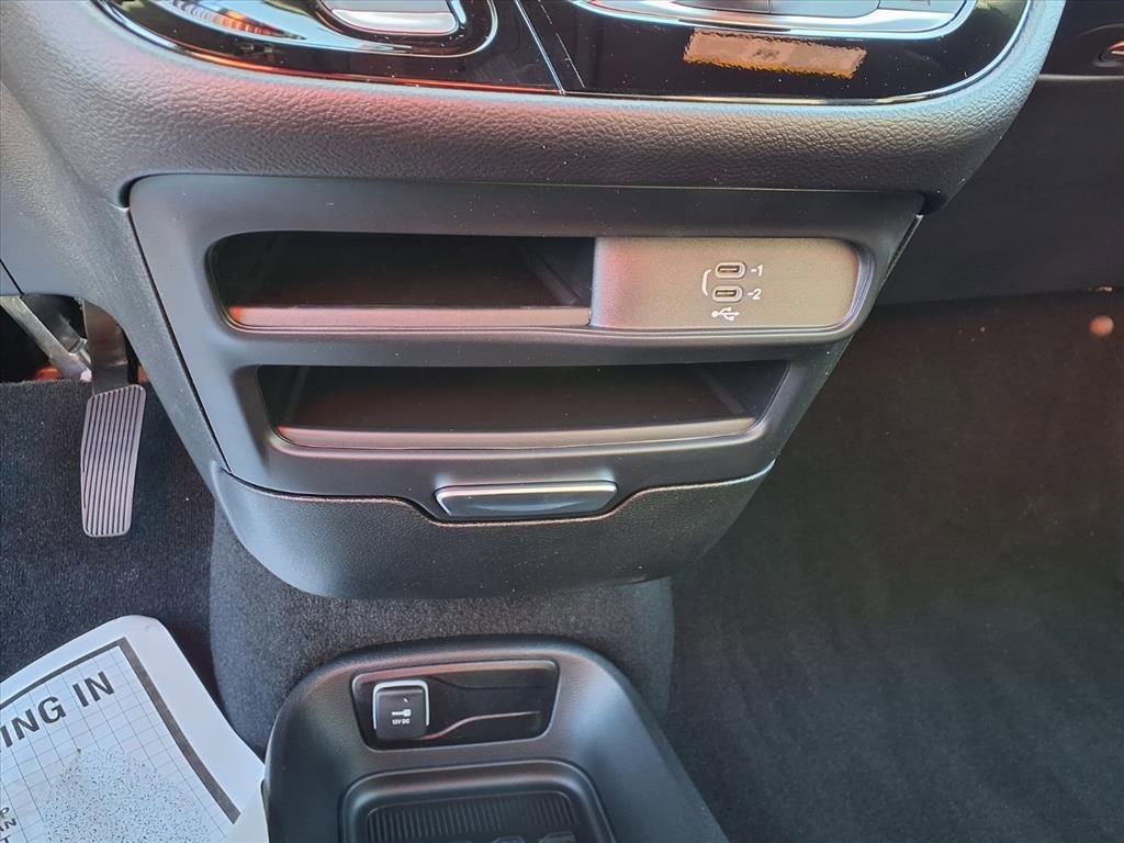 New 2026 Chrysler Voyager LX image 19