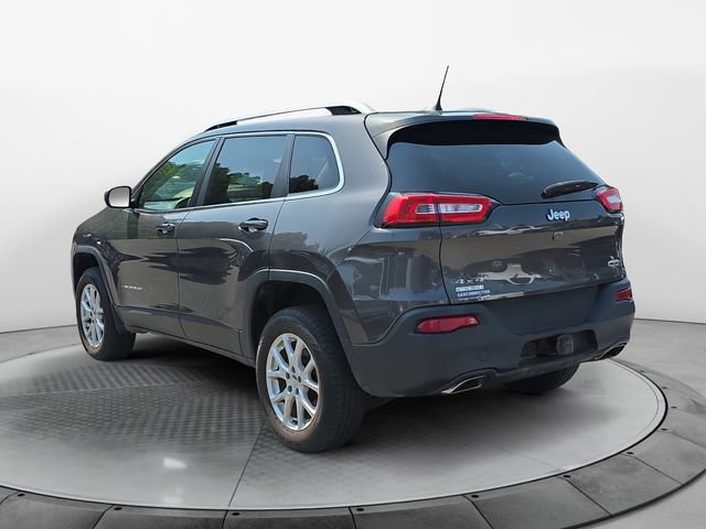 Used 2018 Jeep Cherokee Latitude Plus w/ Cold Weather Group AWD/4WD image 3