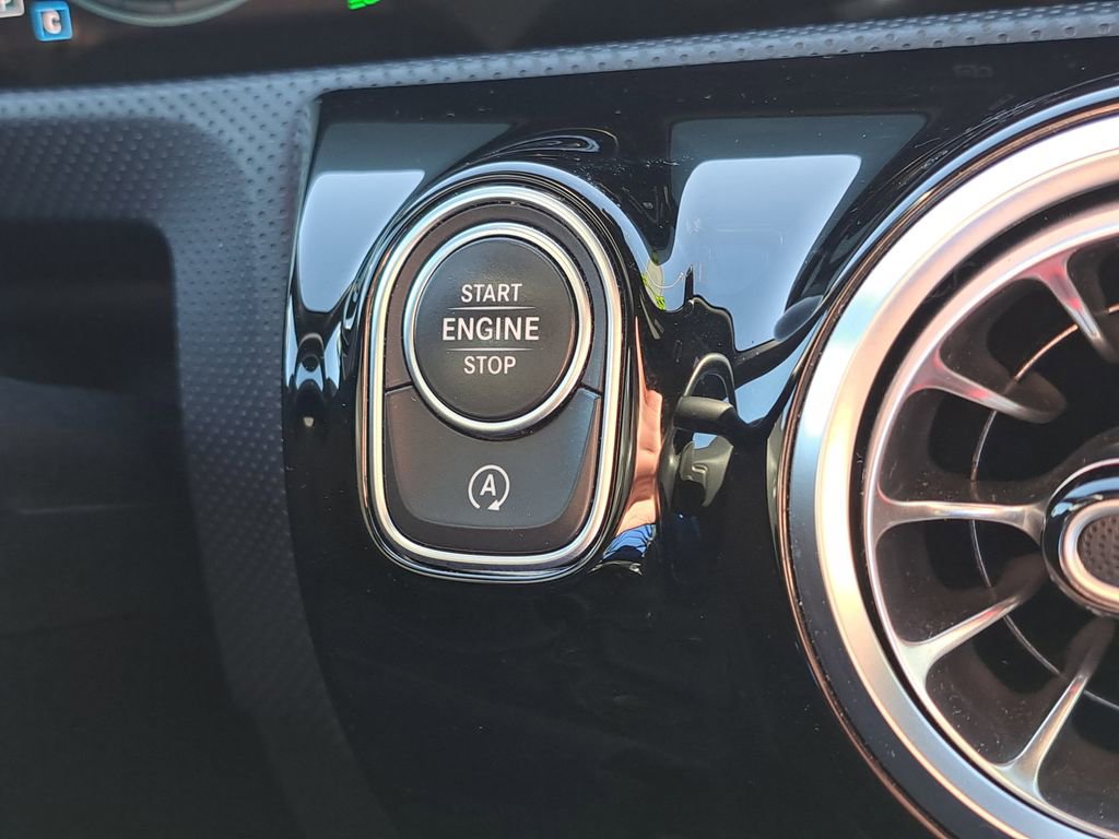 Used 2022 Mercedes-Benz CLA 250 image 17