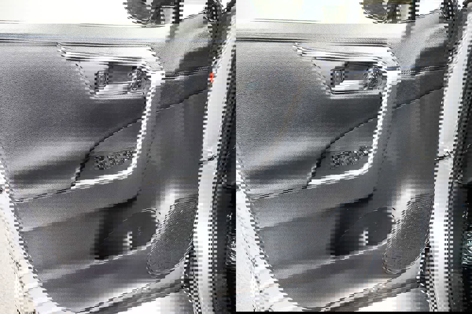 Used 2024 Toyota RAV4 XSE w/ Advanced Technology Package AWD/4WD image 22