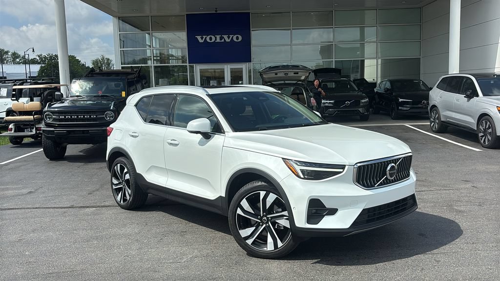 Certified 2024 Volvo XC40 B5 Plus w/ Protection Package Premier AWD/4WD image 2