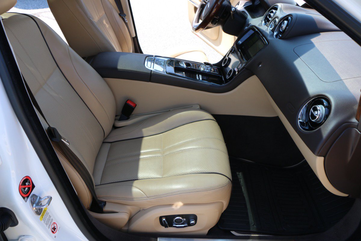 Used 2018 Jaguar XJ Supercharged RWD image 32