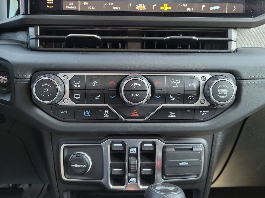 Used 2016 Jeep Wrangler Unlimited Sport w/ Quick Order Package 24S AWD/4WD image 32