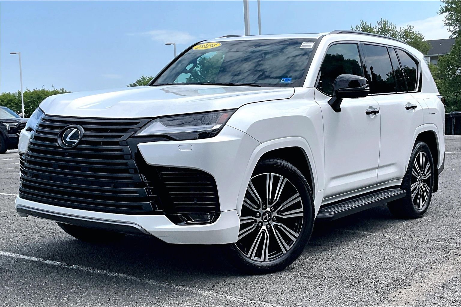Used 2024 Lexus LX 600 4WD w/ Appearance Package image 1