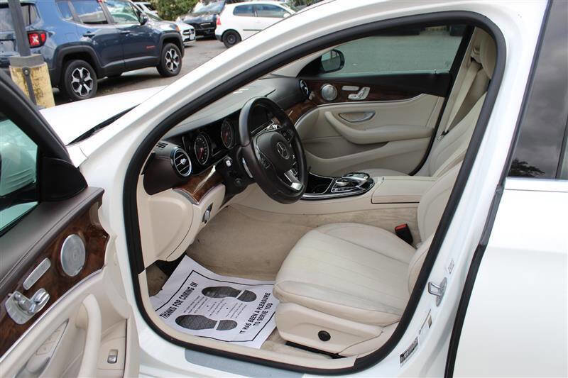 Used 2017 Mercedes-Benz E 300 image 10