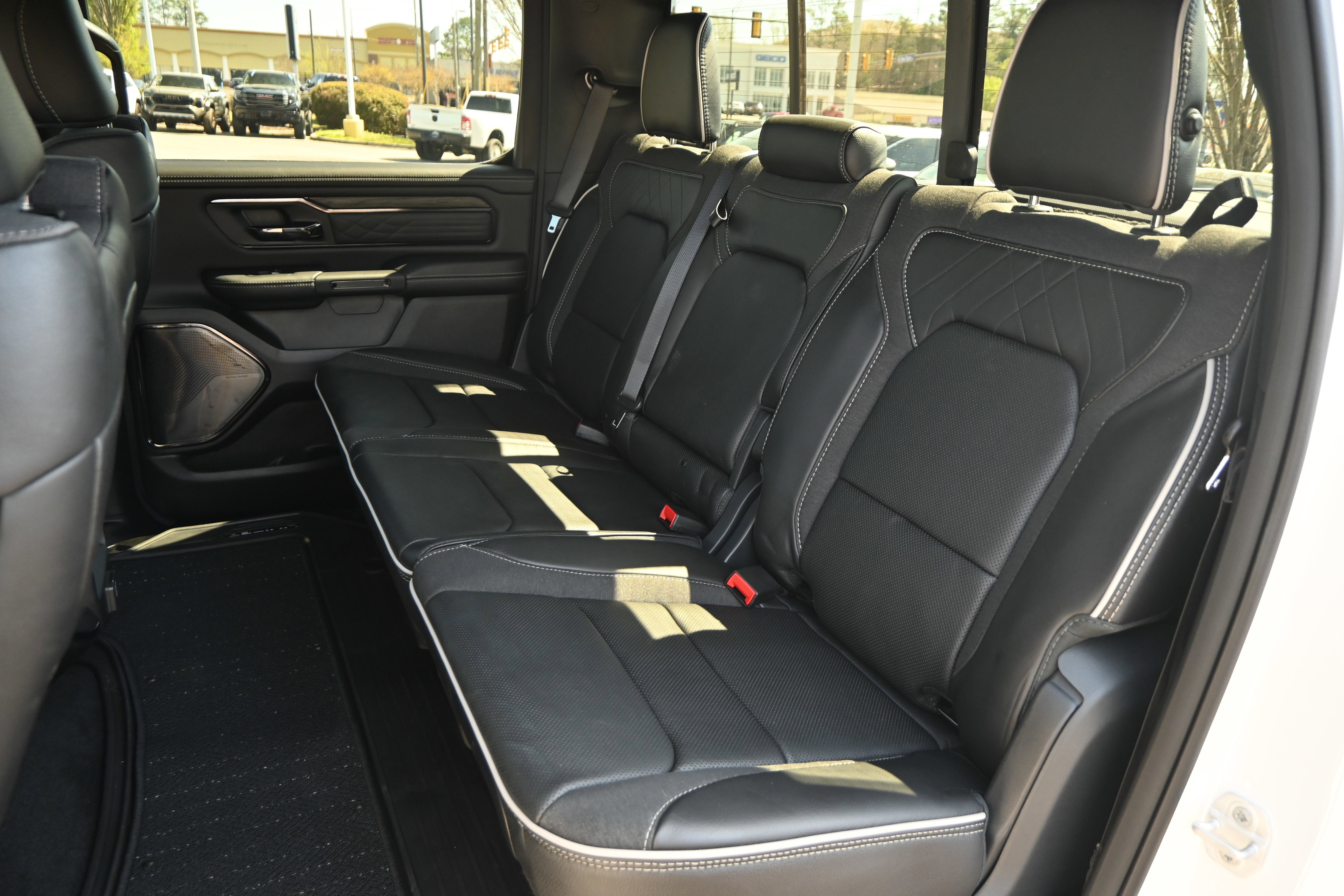 Used 2025 RAM 1500 Limited AWD/4WD image 30
