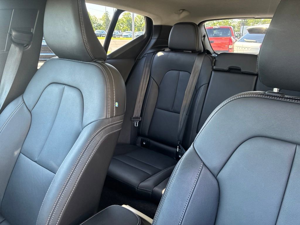 Certified 2026 Volvo XC40 B5 Plus AWD/4WD image 10