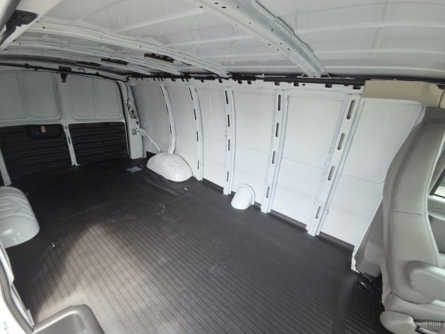 New 2025 GMC Savana 3500 Extended w/ Driver Convenience Package RWD image 26