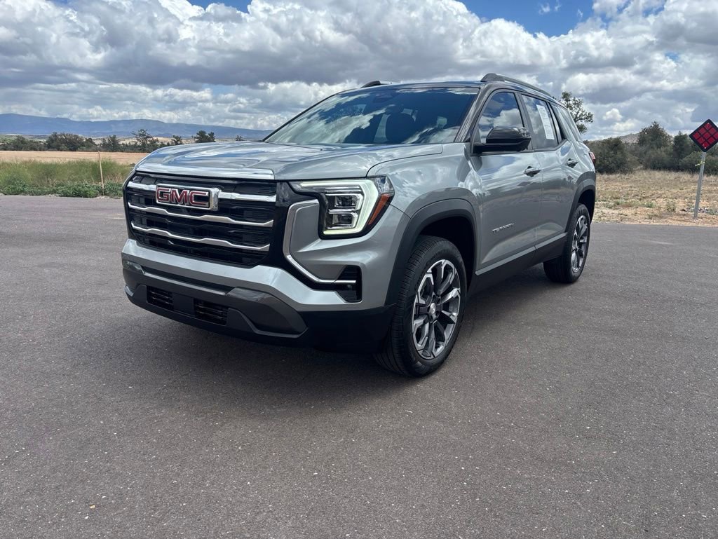 Used 2025 GMC Terrain Elevation w/ Elevation Premium Package AWD/4WD image 1