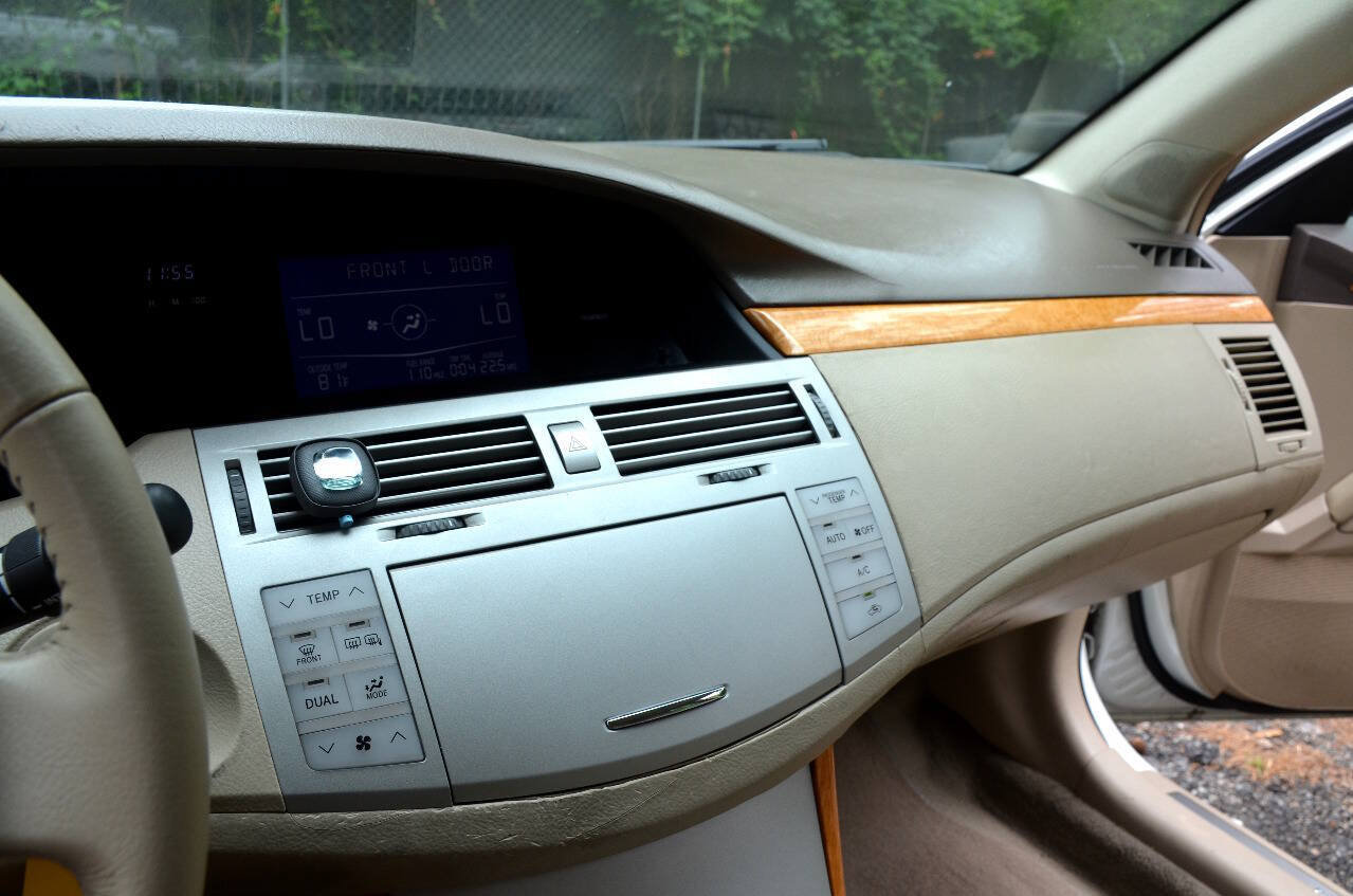 Used 2006 Toyota Avalon XLS FWD image 15