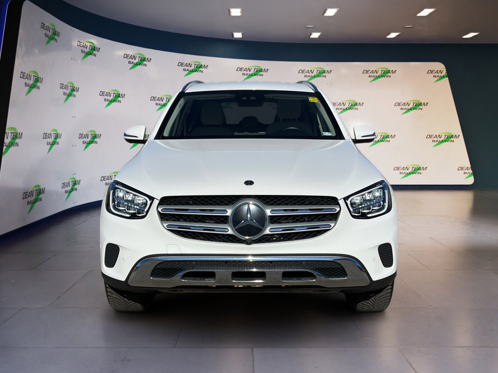 Used 2022 Mercedes-Benz GLC 300 4MATIC image 2