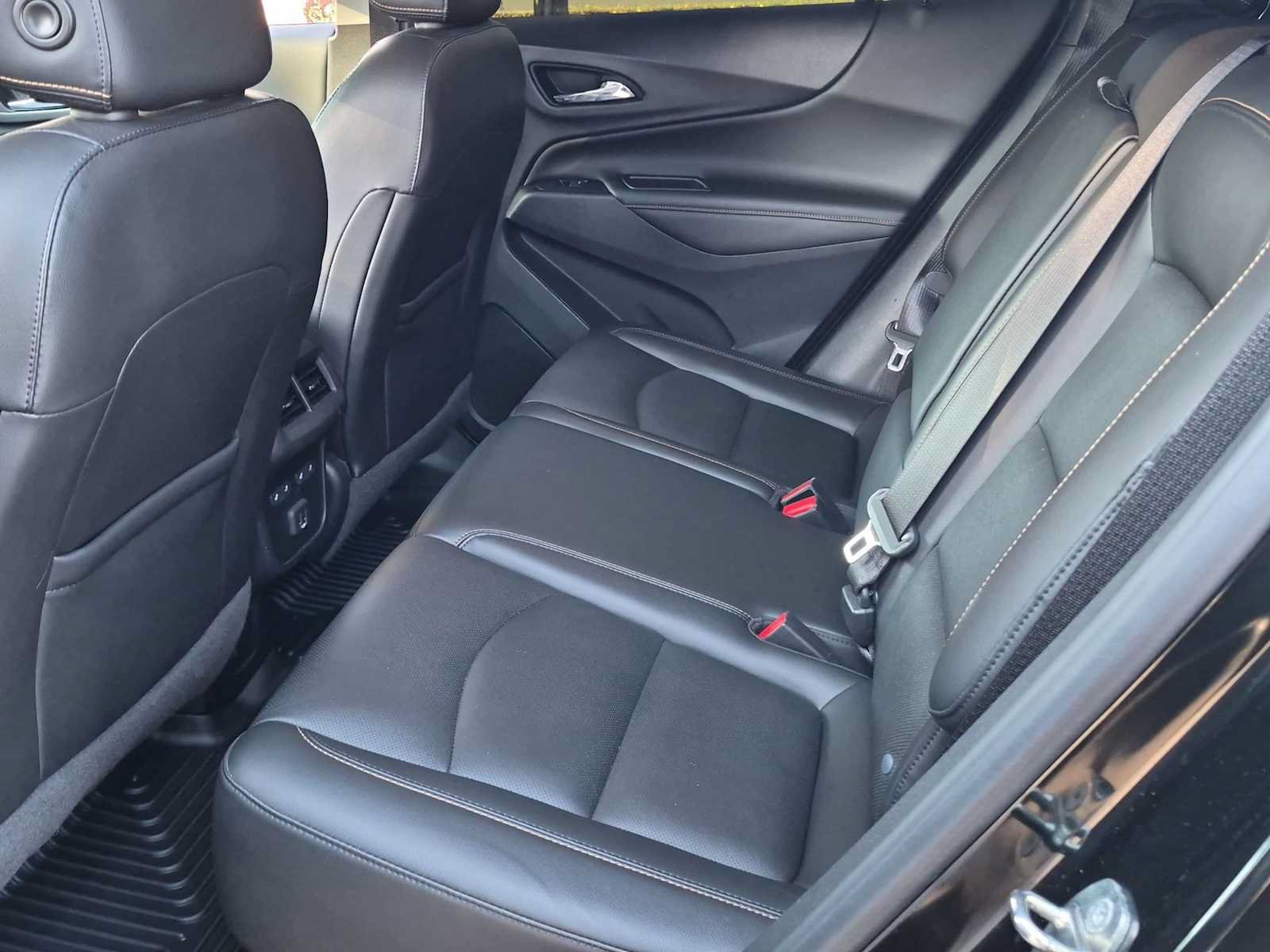 Used 2020 Chevrolet Equinox Premier AWD/4WD image 19