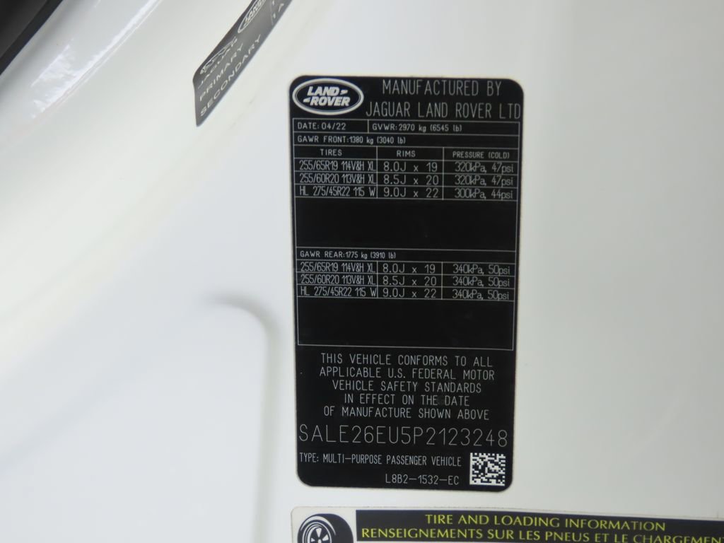 Certified 2023 Land Rover Defender 90 X-Dynamic SE image 32