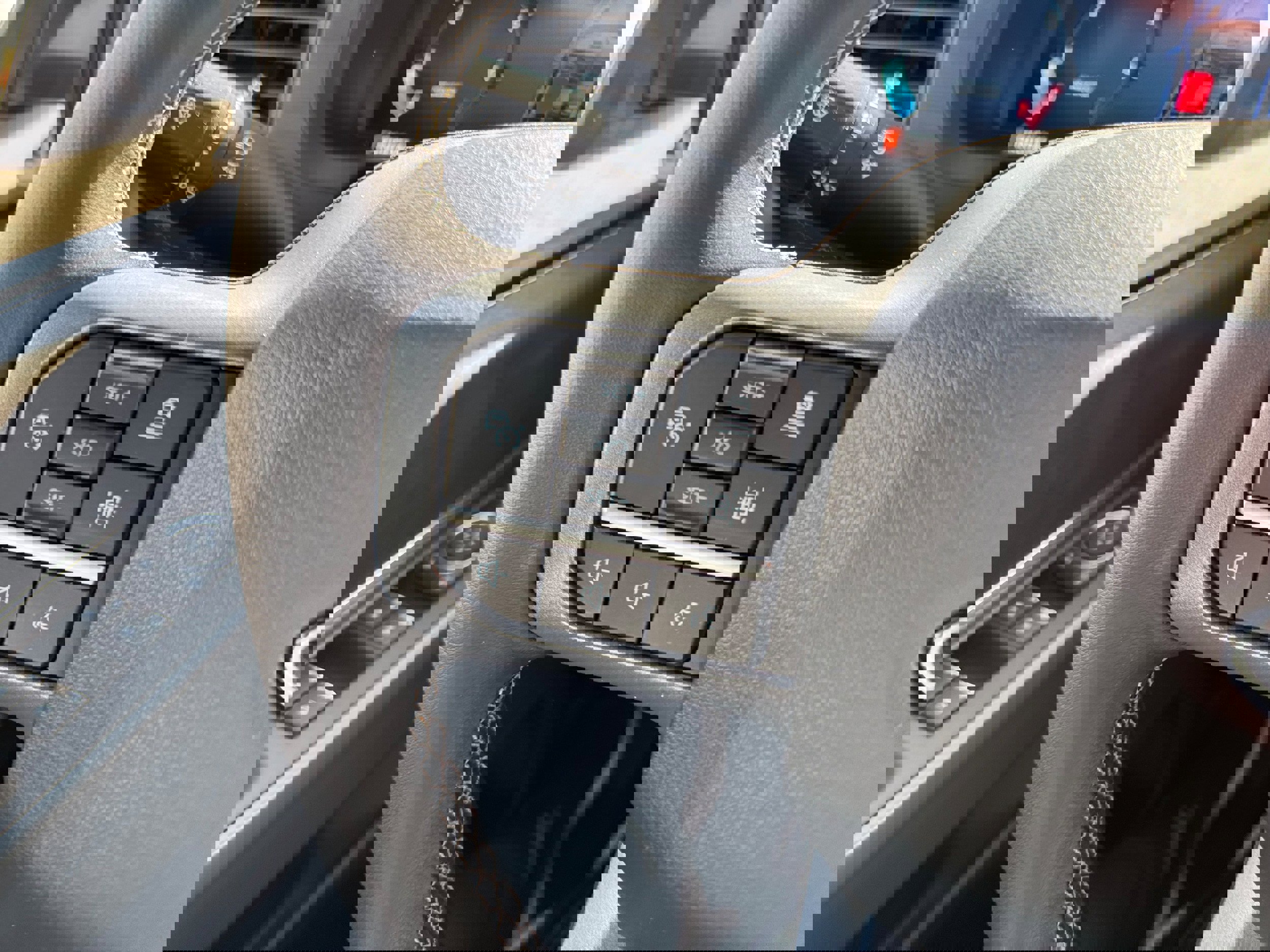 New 2025 Ford F150 XLT w/ Equipment Group 302A MID image 20