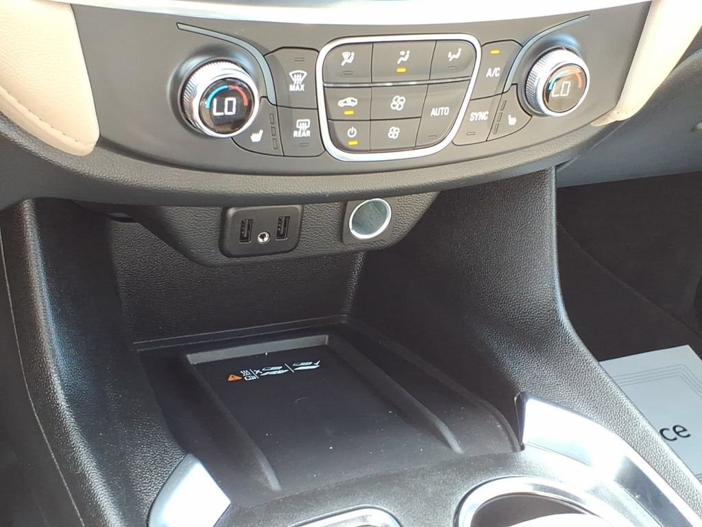 Used 2023 Chevrolet Traverse LT AWD/4WD image 21