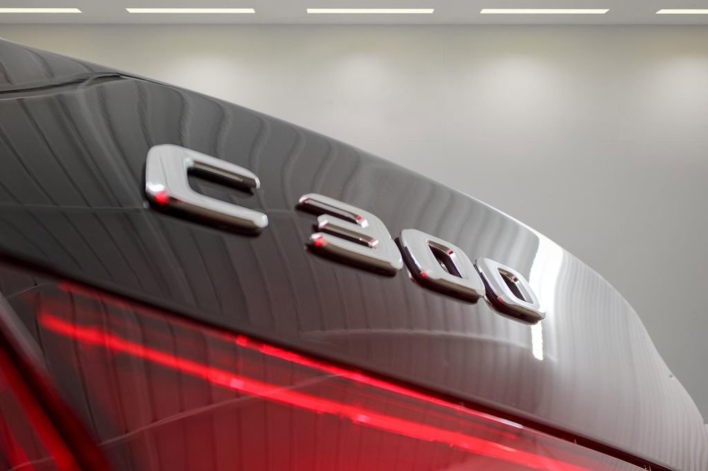 Used 2025 Mercedes-Benz C 300 Sedan image 19