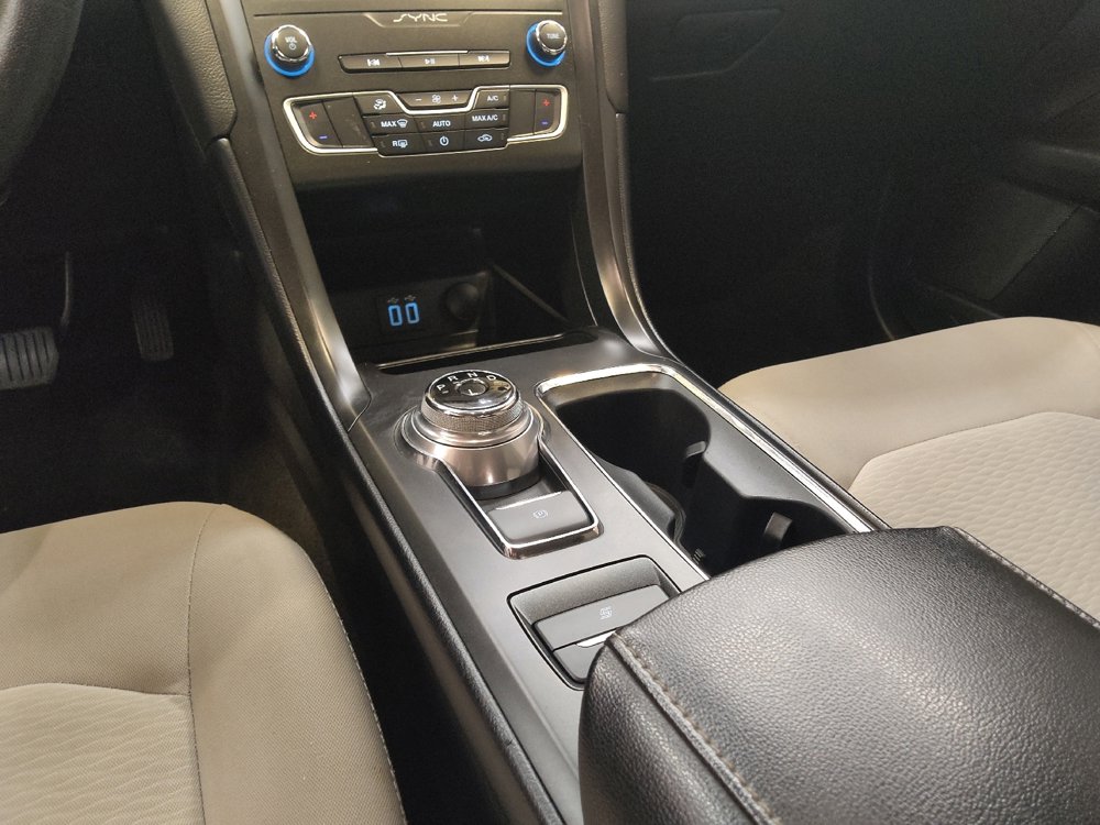 Used 2020 Ford Fusion SE w/ Equipment Group 151A image 26