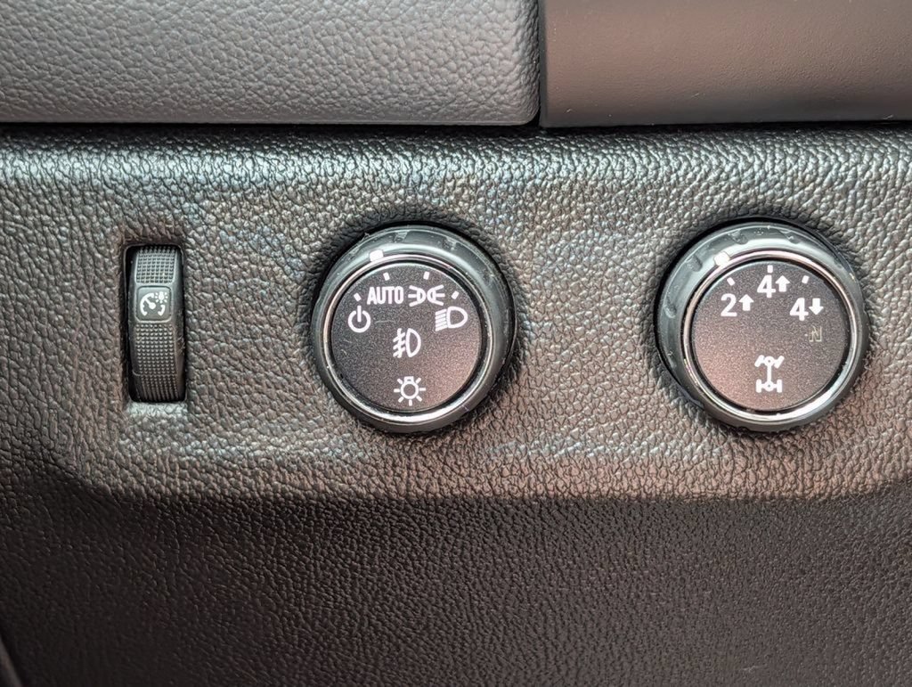 Used 2016 Chevrolet Colorado Z71 AWD/4WD image 35