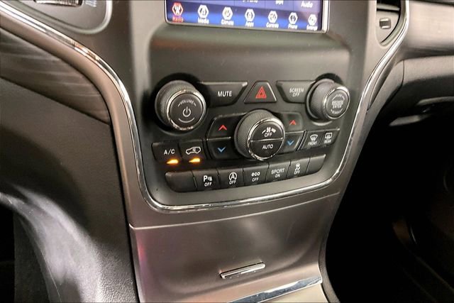 Used 2019 Jeep Grand Cherokee Laredo image 14