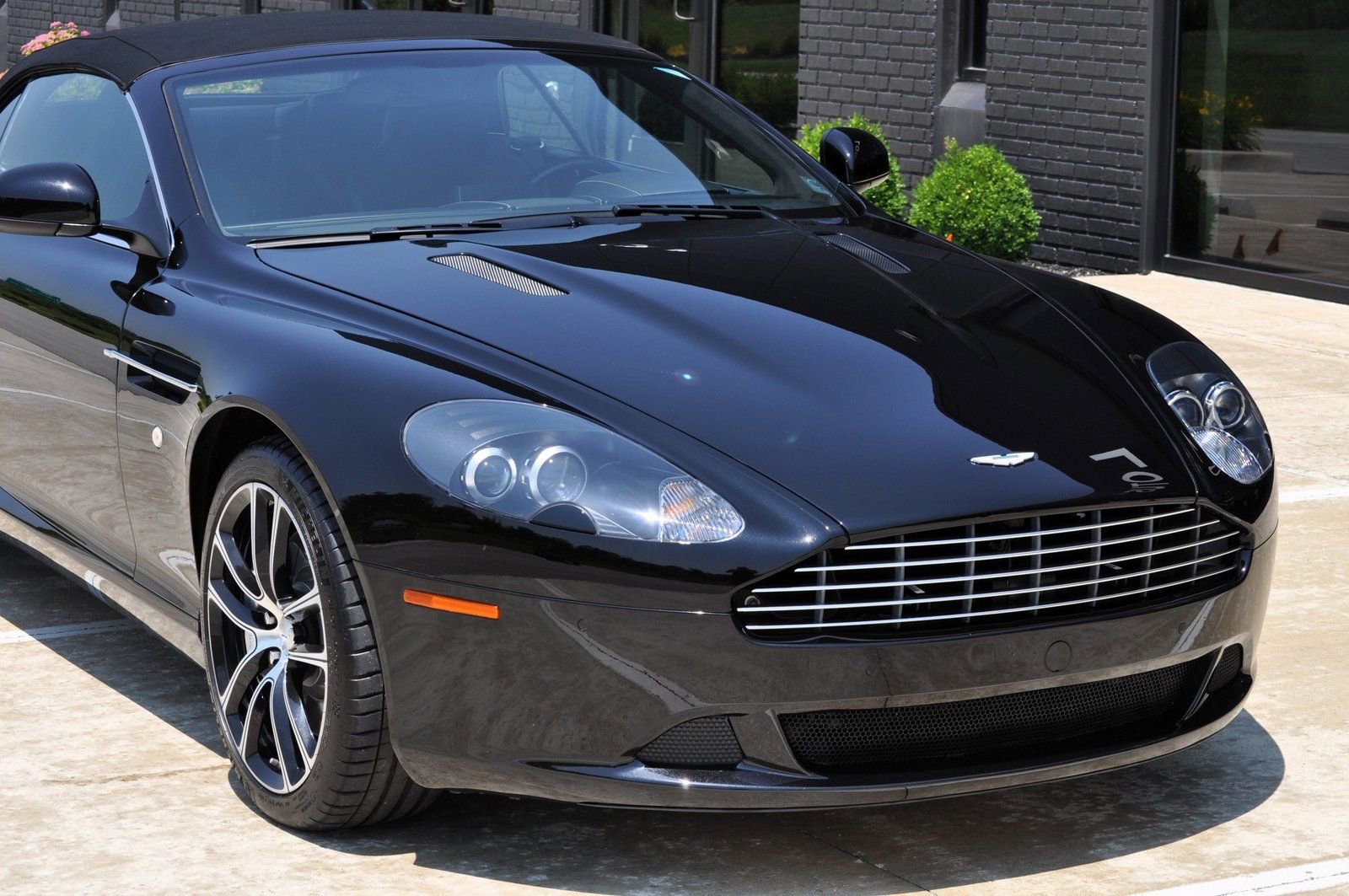 Used 2012 Aston Martin DB9 Volante image 27