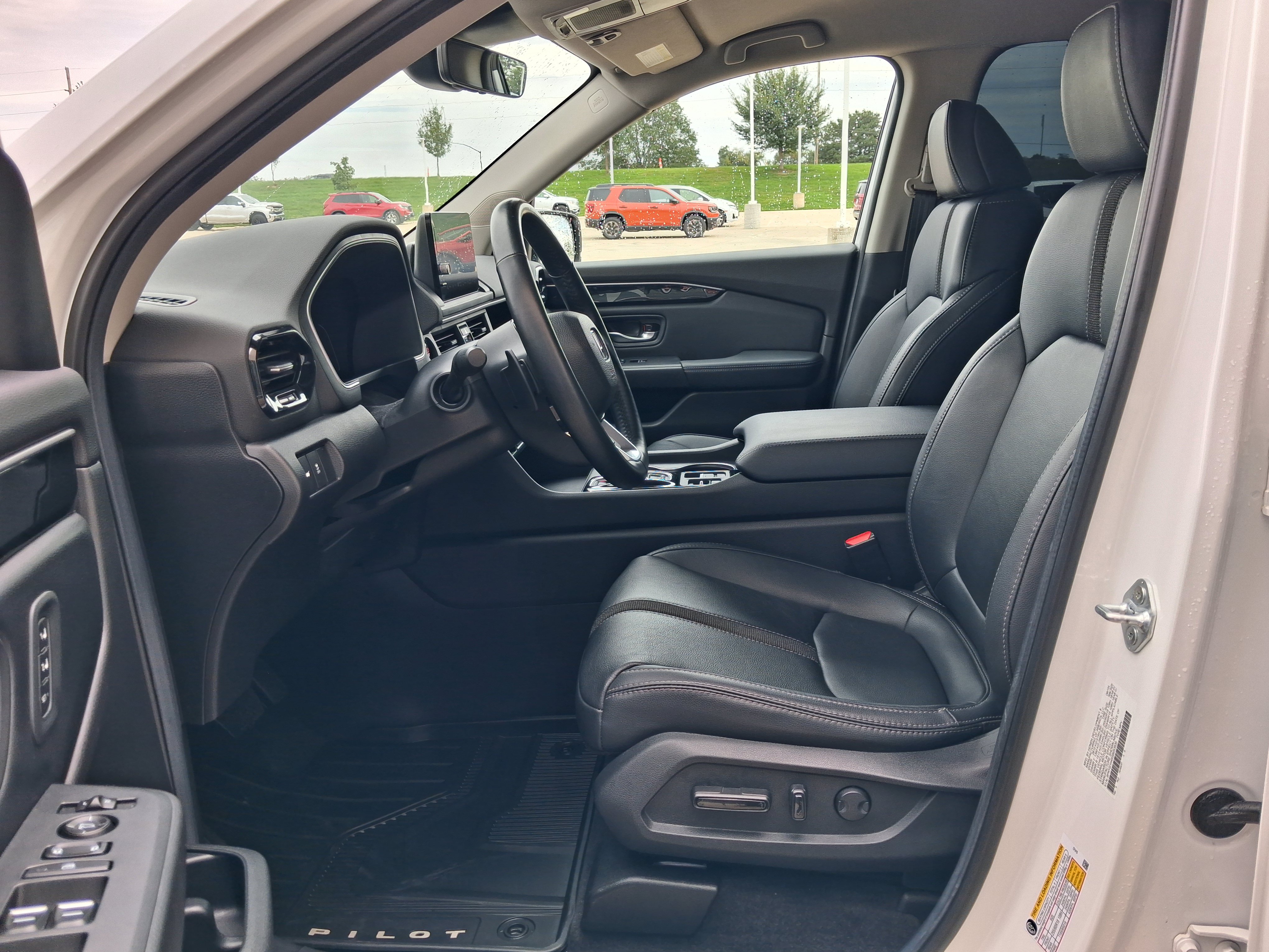 Used 2025 Honda Pilot EX-L image 7