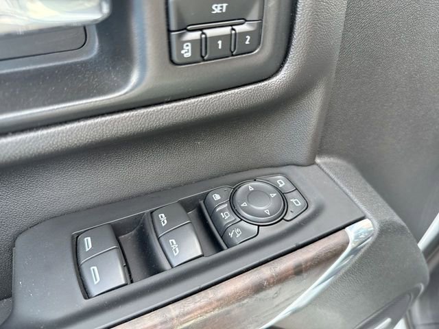 Used 2022 GMC Sierra 3500 Denali AWD/4WD image 13