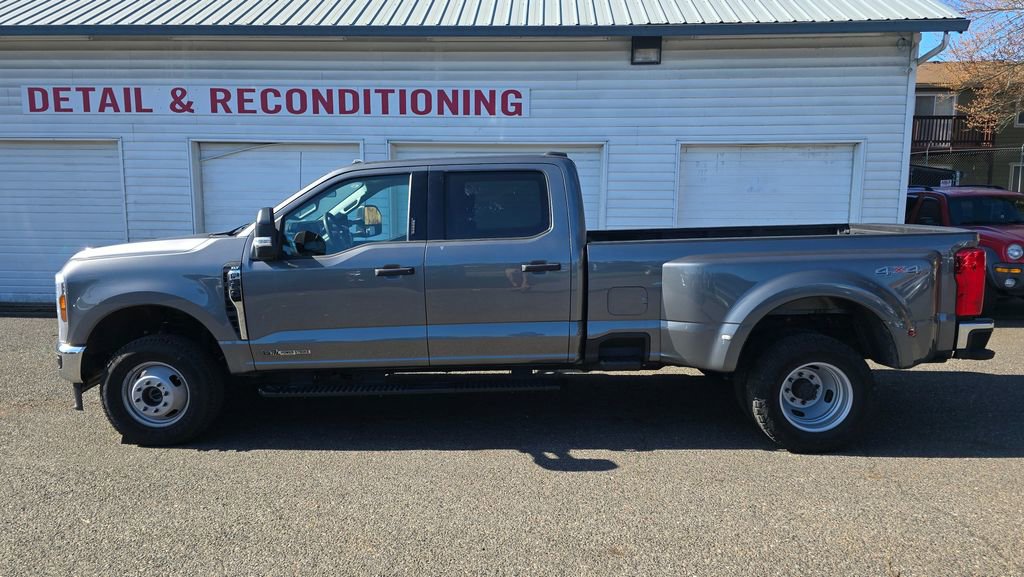 Used 2024 Ford F350 XLT image 6
