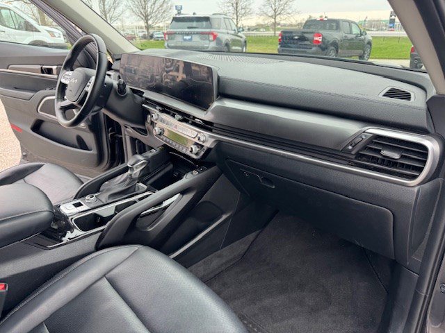 Used 2025 Kia Telluride S image 39