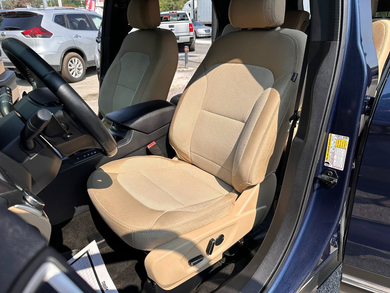 Used 2017 Ford Explorer XLT FWD image 13