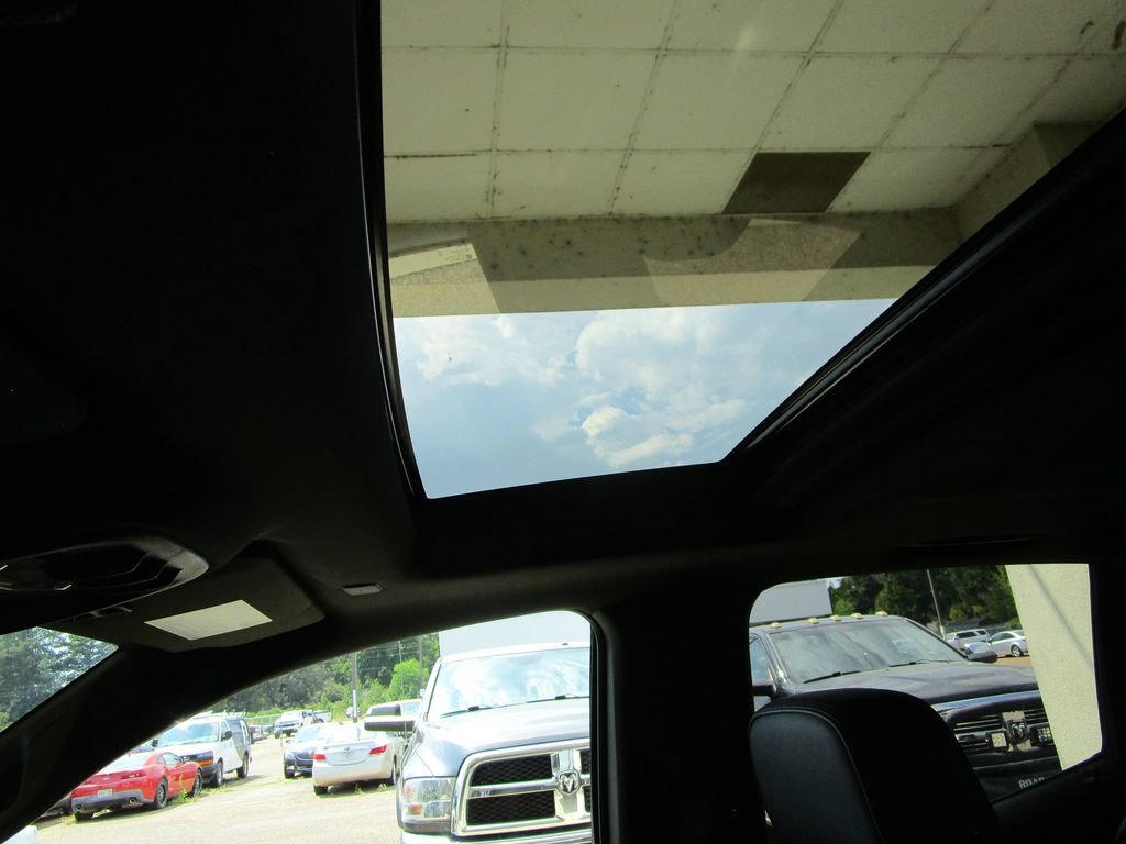 Used 2024 GMC Canyon Denali AWD/4WD image 36