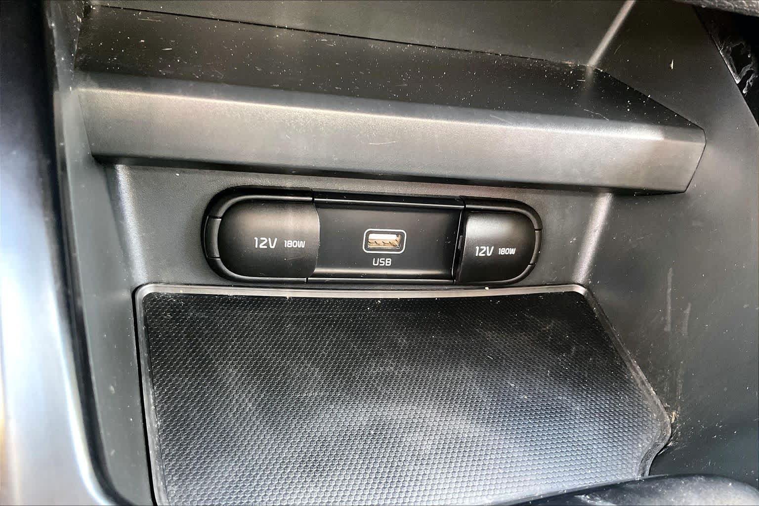 Used 2020 Kia Soul LX FWD image 32