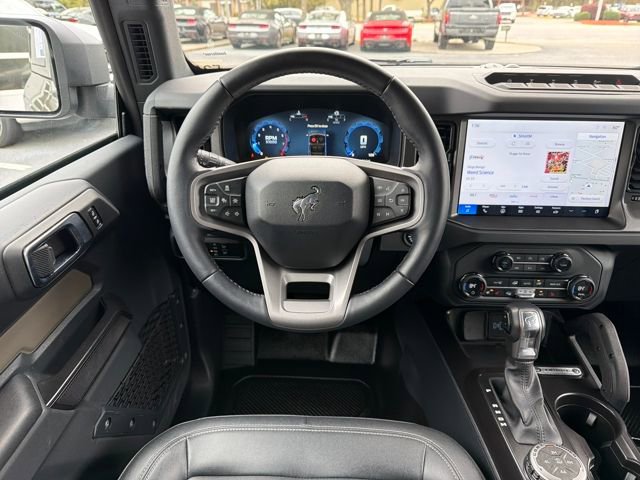 Used 2025 Ford Bronco Badlands image 16