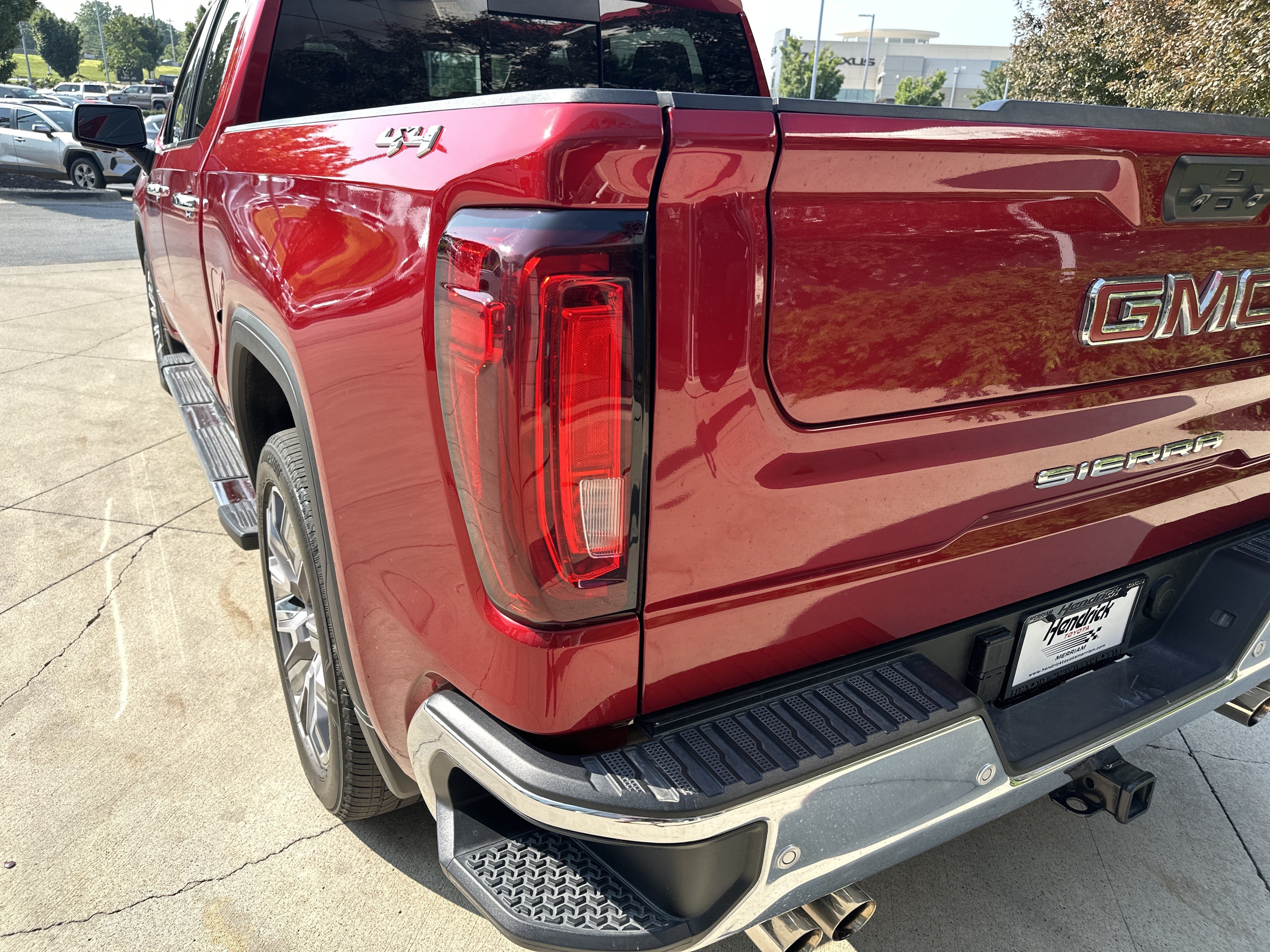 Used 2024 GMC Sierra 1500 SLT w/ SLT Premium Plus Package AWD/4WD image 12