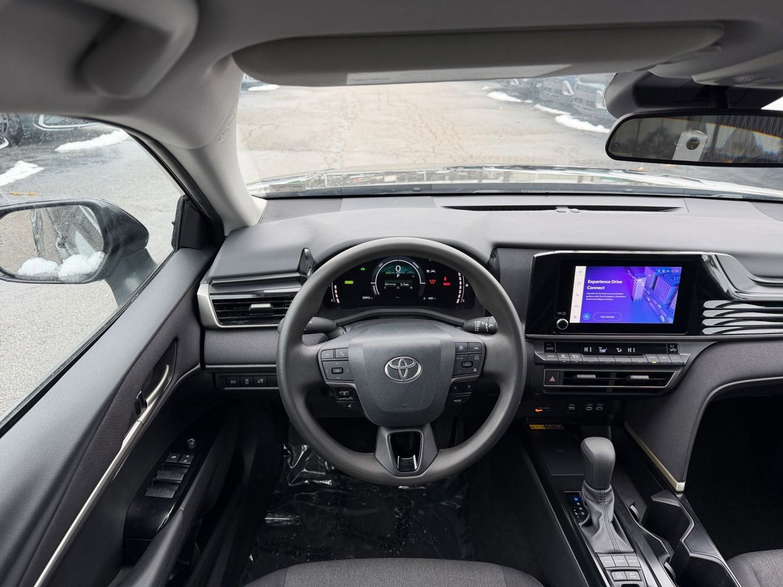 Used 2025 Toyota Camry LE image 33