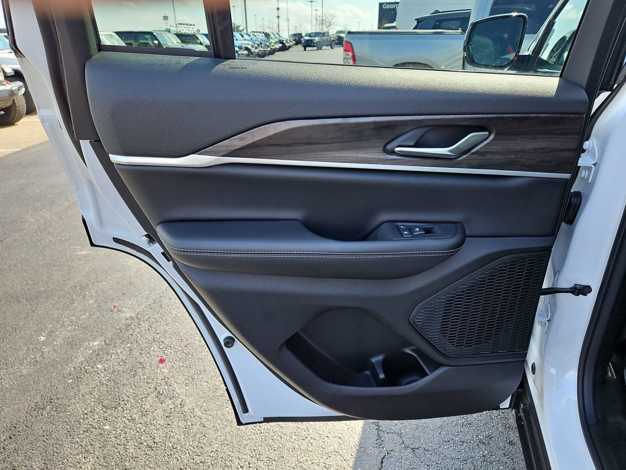 New 2026 Jeep Grand Cherokee Altitude AWD/4WD image 14