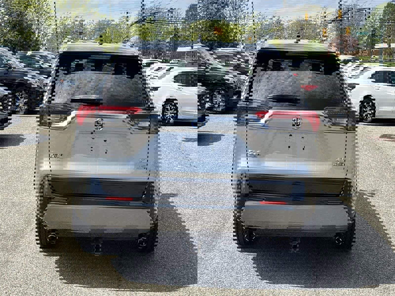 Used 2019 Toyota RAV4 XSE image 4