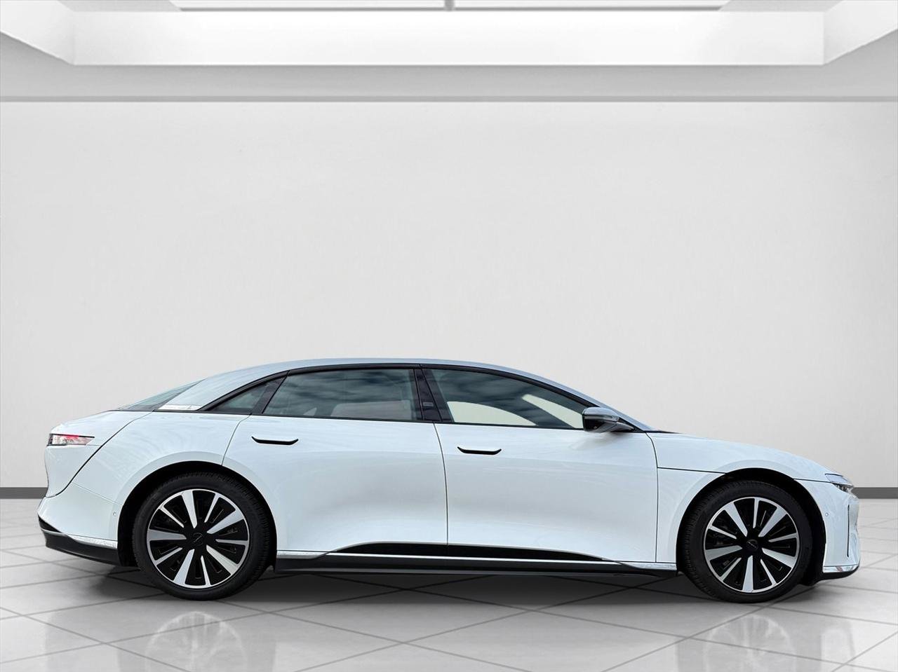 Used 2023 Lucid Air Grand Touring image 7