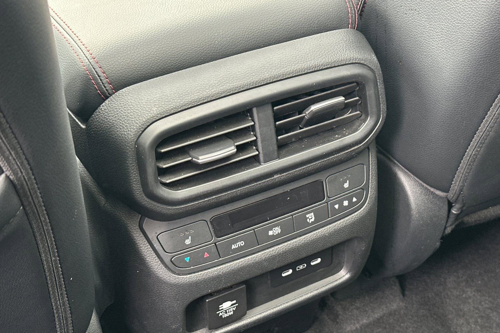 Used 2025 Honda Pilot Black Edition image 14