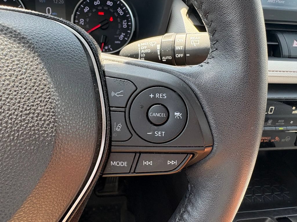 Used 2021 Toyota RAV4 XLE w/ Convenience Package AWD/4WD image 22