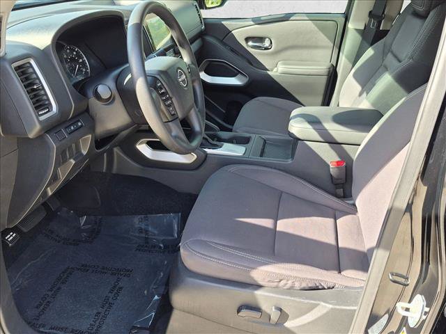 Used 2024 Nissan Frontier SV RWD image 15