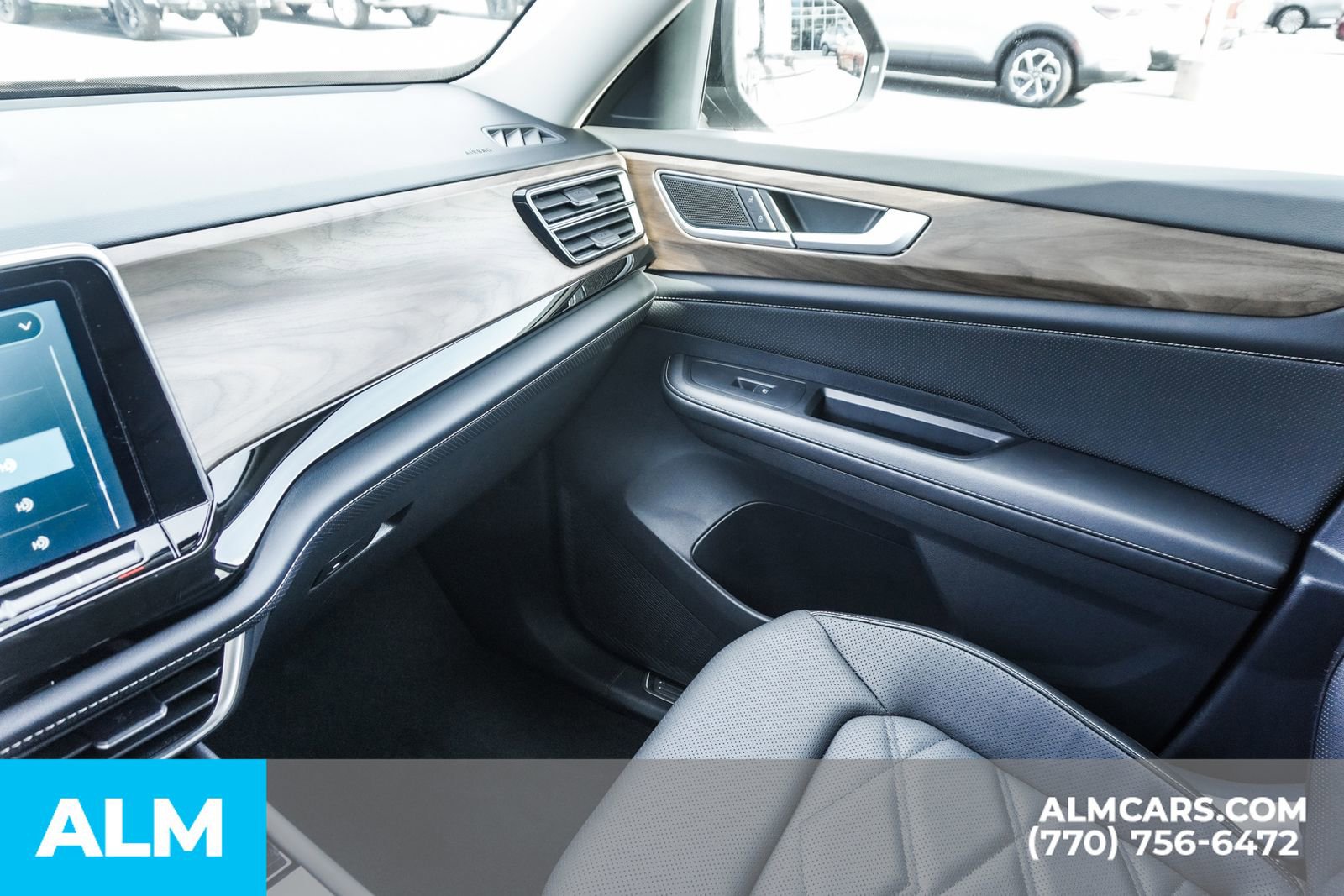 Used 2025 Volkswagen Atlas SE image 47