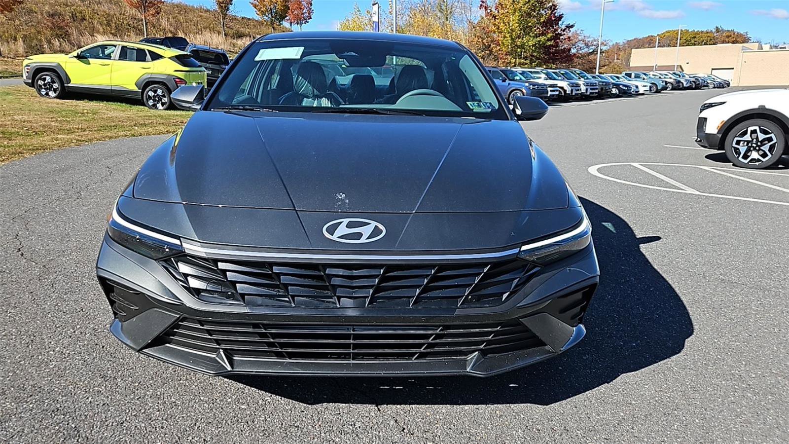 New 2025 Hyundai Elantra SE image 2
