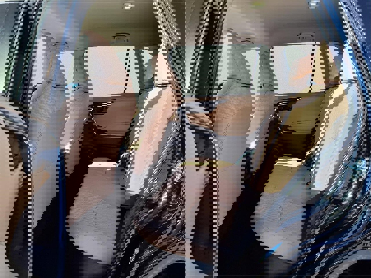 Used 2024 Toyota RAV4 LE image 11