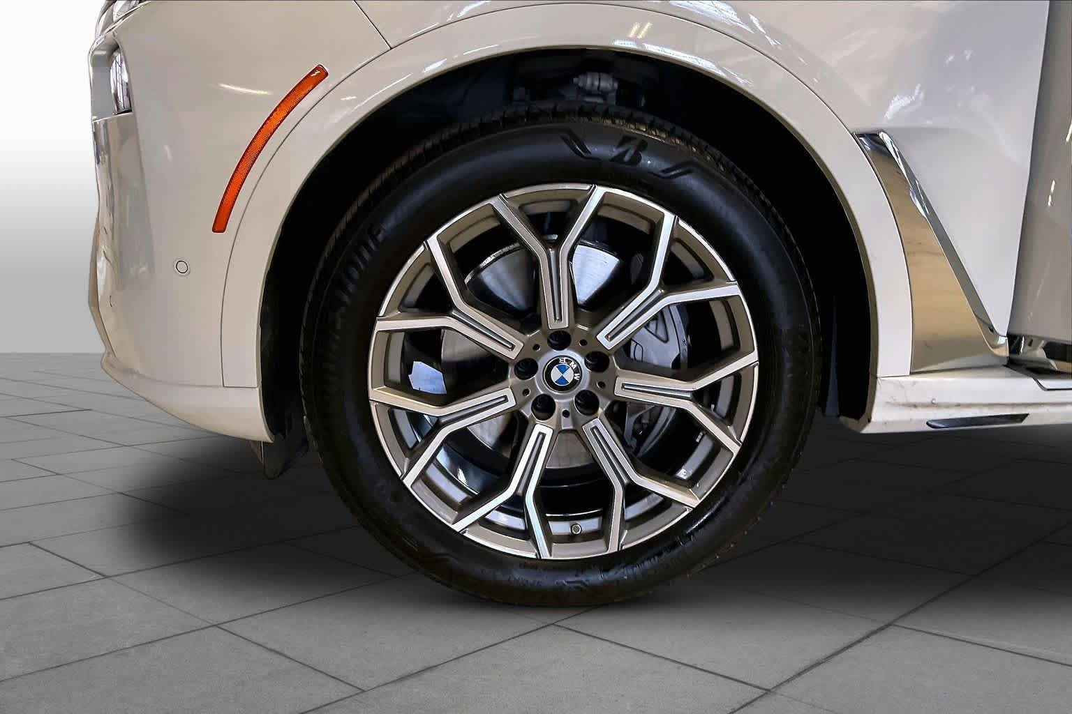 Used 2026 BMW X7 xDrive40i AWD/4WD image 10