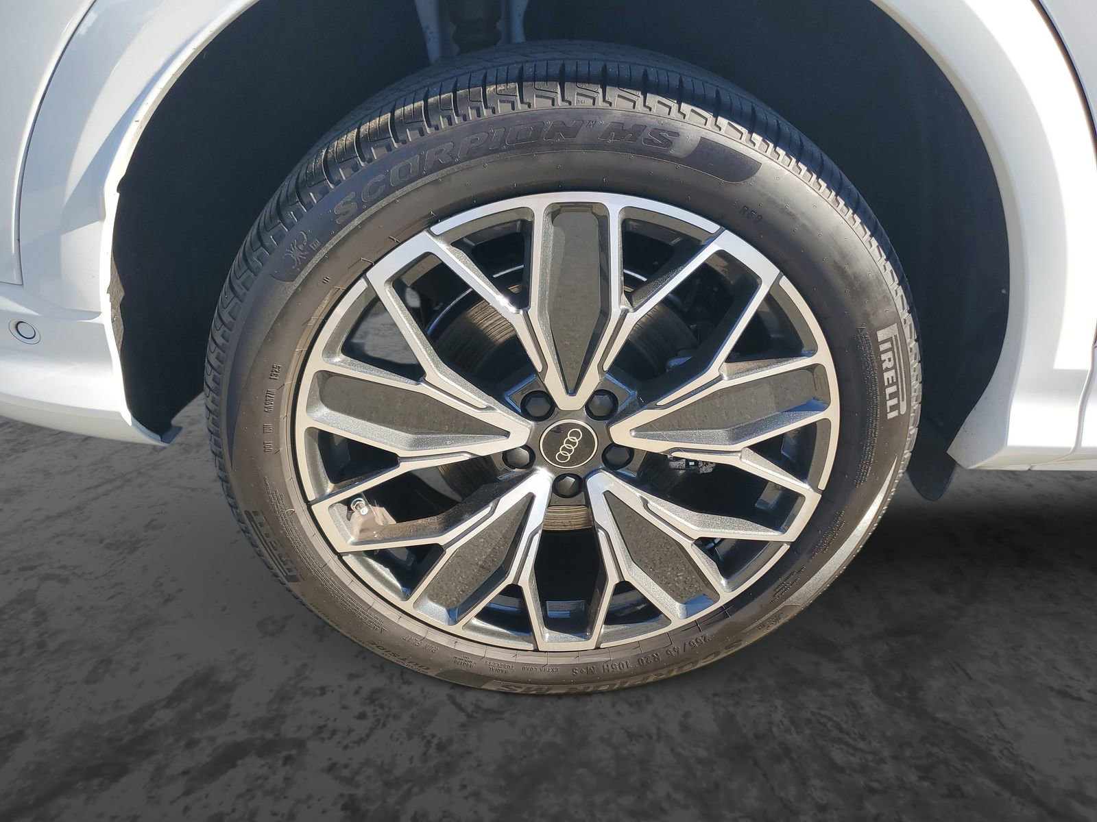 Used 2025 Audi Q5 Premium Plus w/ Premium Plus image 5