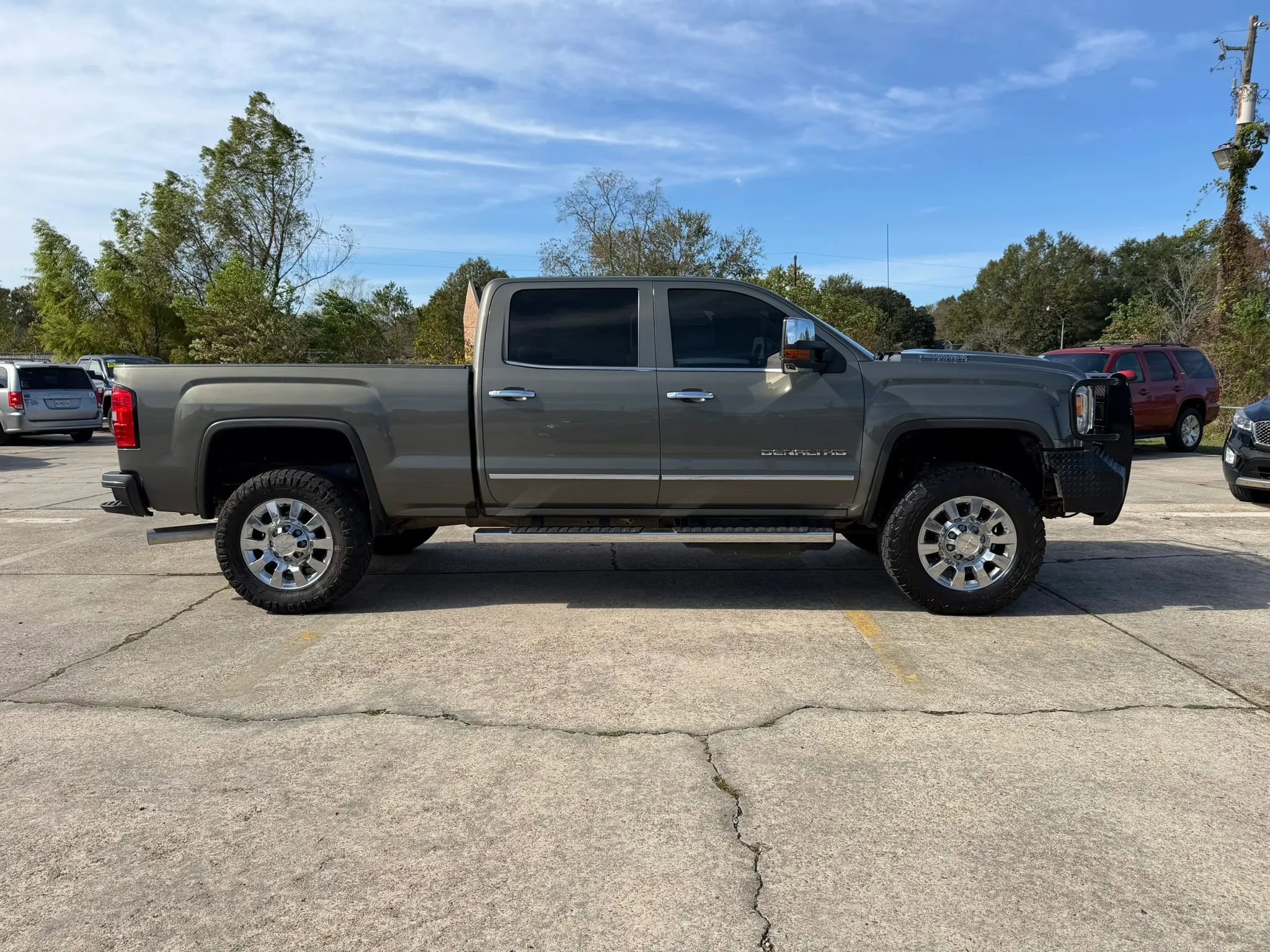 Used 2017 GMC Sierra 2500 Denali w/ Duramax Plus Package image 6